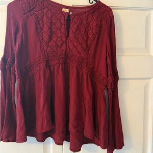 Hollister Women’s Blouse Size Large | Casual, Lightweight, Pre-Owned